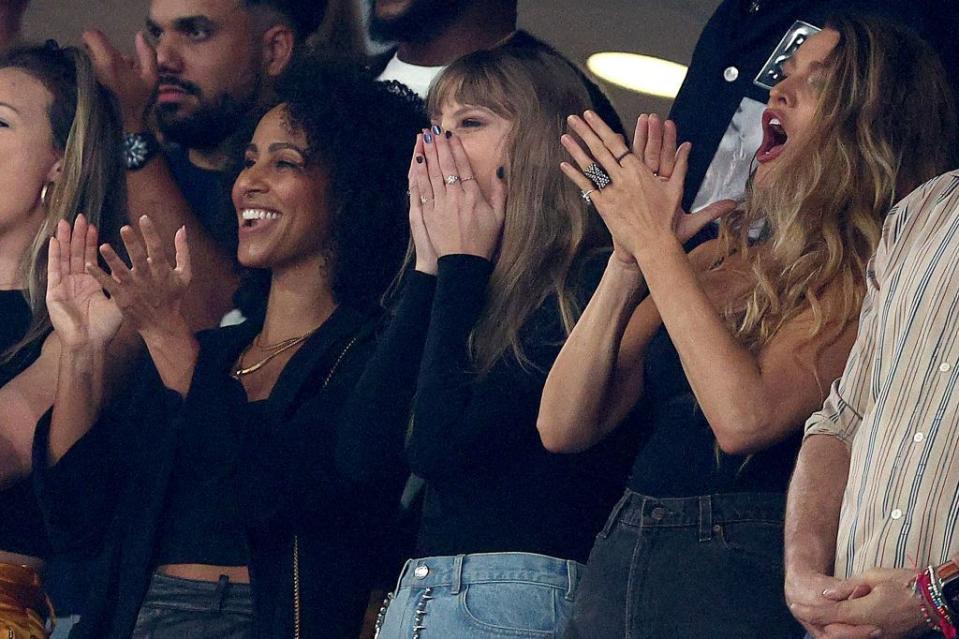 Taylor Swift and actress Blake Lively enjoy themselves during Sunday night's game.