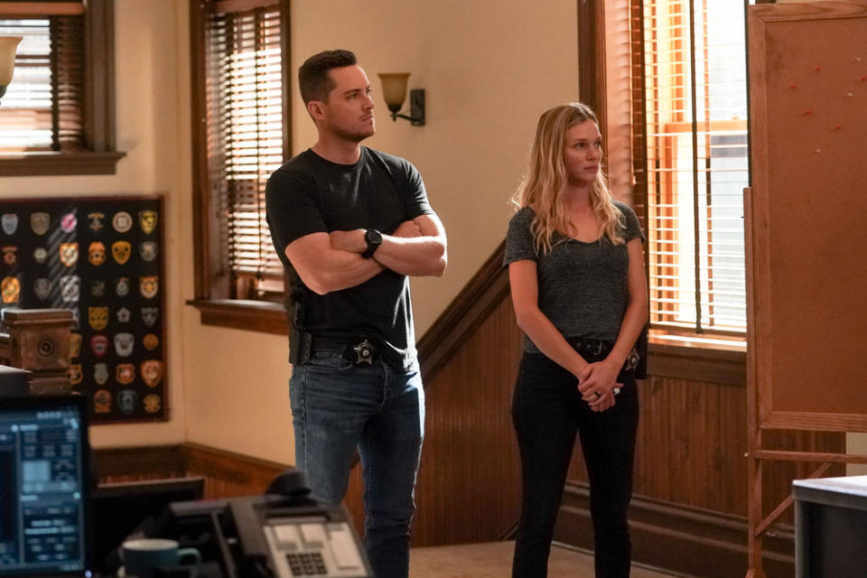 Jesse Lee Soffer as Jay Halstead, Tracy Spiridakos as Hailey Upton - Credit: NBC