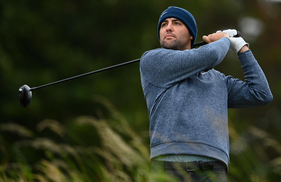 Scottie Scheffler realiza un tiro durante la práctica en el Genesis Scottish Open el 6 de julio. (Paul Devlin/SNS Group a través de Getty Images)