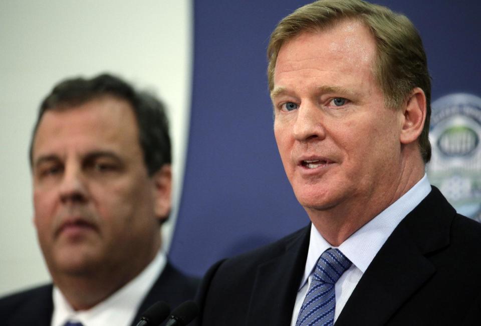 NFL commissioner Roger Goodell, right, and New Jersey Gov. Chris Christie speak at an NFL Foundation news conference Monday, Jan 27, 2014, in Newark, N.J. (AP Photo/Charlie Riedel)