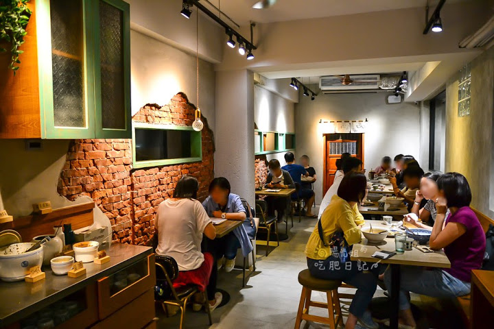 功夫豬私廚好麵,新店大坪林站牛肉麵,新店文青風麵店