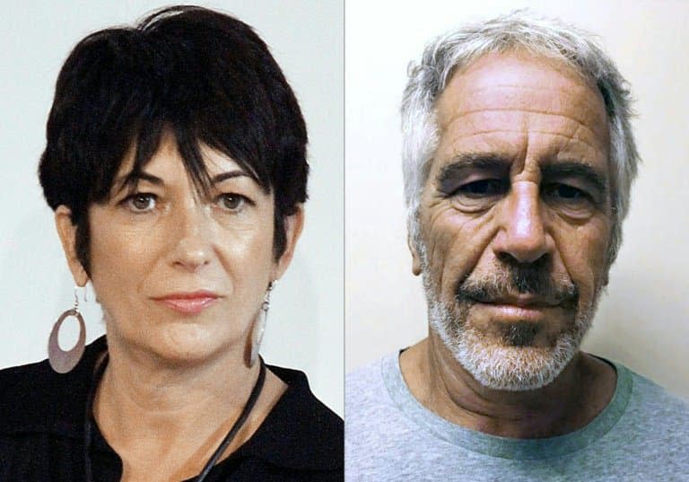 Montage de deux photos réalisé le 2 juillet 2020:  Ghislaine Maxwell, le 20 septembre 2013 à New York, et  Jeffrey Epstein, transmise le 11 juillet 2019 par le registre des délinquants sexuels de l'Etat de New York - Laura Cavanaugh, Handout © 2019 AFP