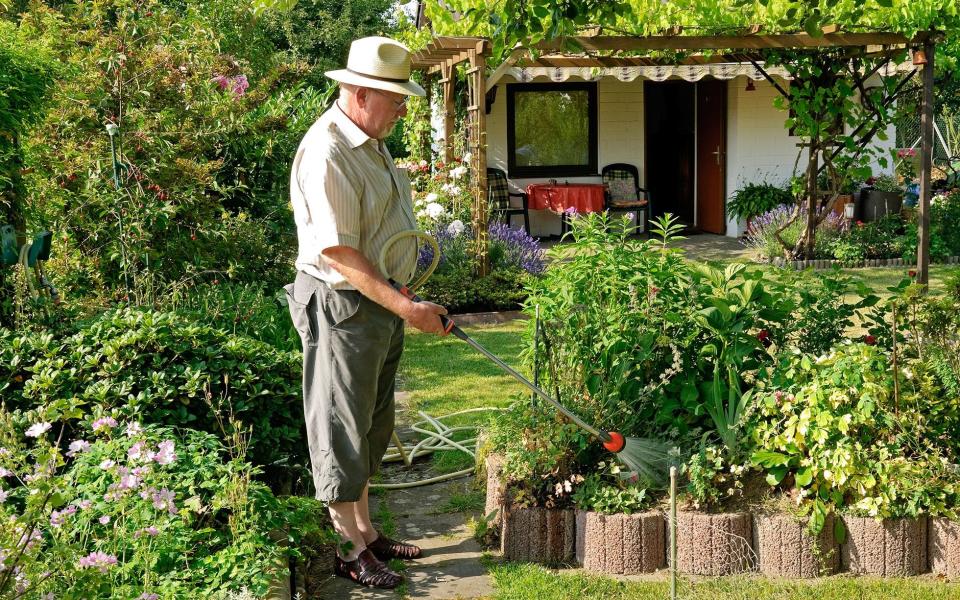 Gifts for the dad who loves to garden