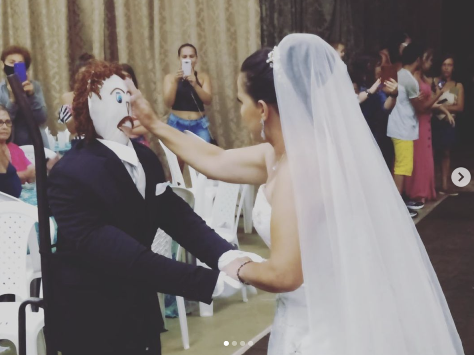 梅里沃和馬塞洛結婚，邀請250賓客參加婚禮。（翻攝Meirivone Rocha IG）