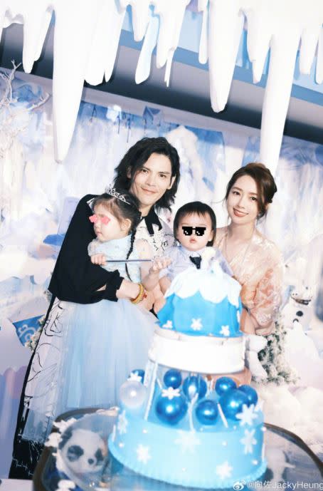 昨日是向佐與郭碧婷3歲女兒的生日。（圖／翻攝自向佐微博）