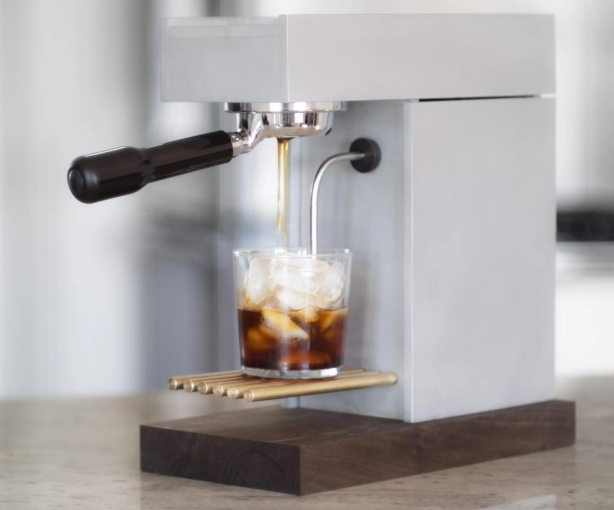 The FrankOne is a simple and portable coffee brewing gadget