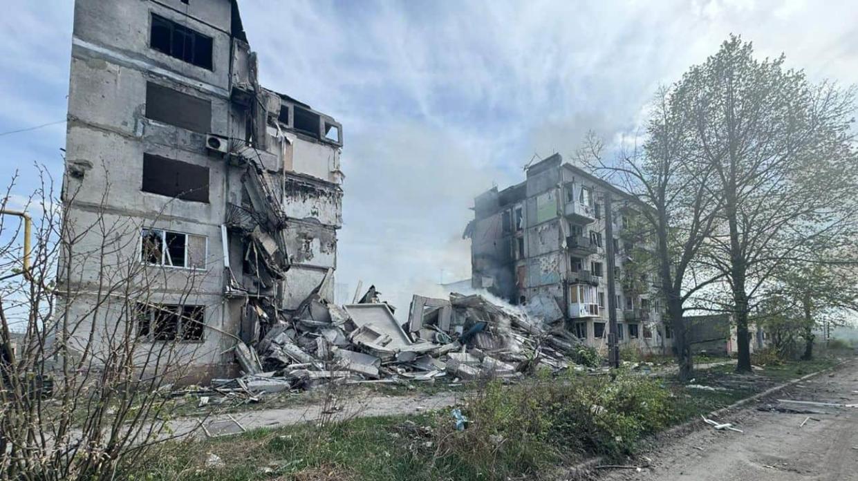 The apartment building in Ocheretyne damaged in the Russian attack. Photo: Donetsk Oblast Prosecutor's Office