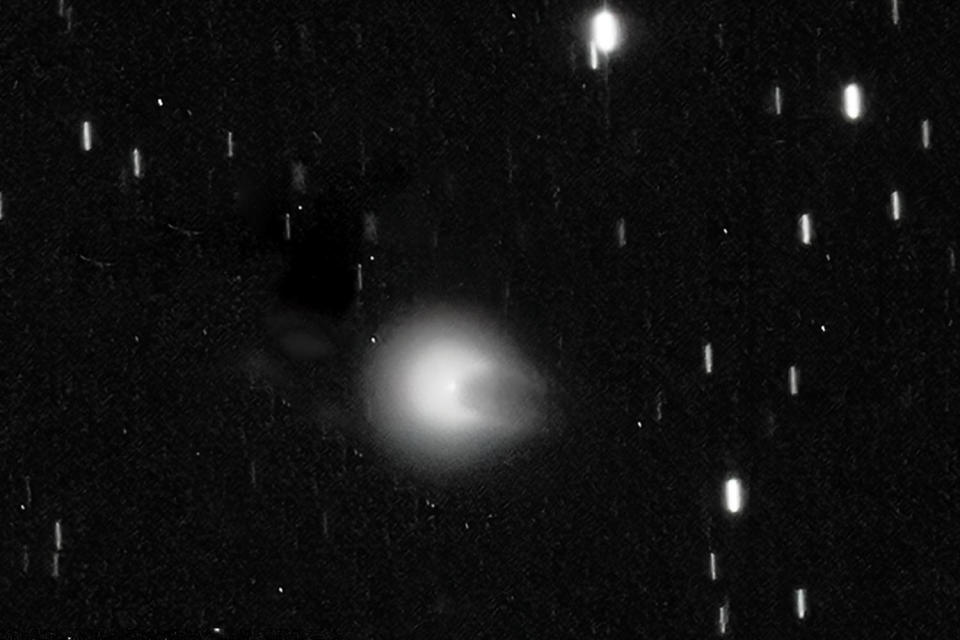 iTelescope T24 13 x 60 sec, left inset 5 x 60 sec T24 in red channel to better resolve nucleus, and right inset T2 24 x 60 sec for color showing green coma. (Eliot Herman)