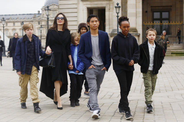 Angelina Jolie with her children Shiloh Pitt Jolie, Maddox Pitt Jolie, Vivienne Marcheline Pitt Jolie, Pax Thien Pitt Jolie, Zahara Marley Pitt Jolie, Knox Leon Pitt Jolie, visit the Louvre in Paris, France, on January 30, 2017. (Photo by Mehdi Taamallah/NurPhoto via Getty Images)