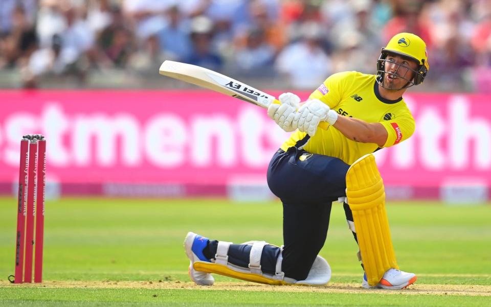 Joe Weatherly of Hampshire plays a shot during the Vitality T20 Blast semi-final match between the Hampshire Hawks and Somerset - Harry Trump / Getty Images