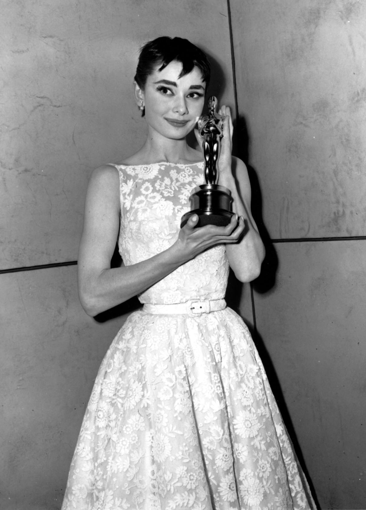 Audrey Hepburn Oscars 1954 (AP)