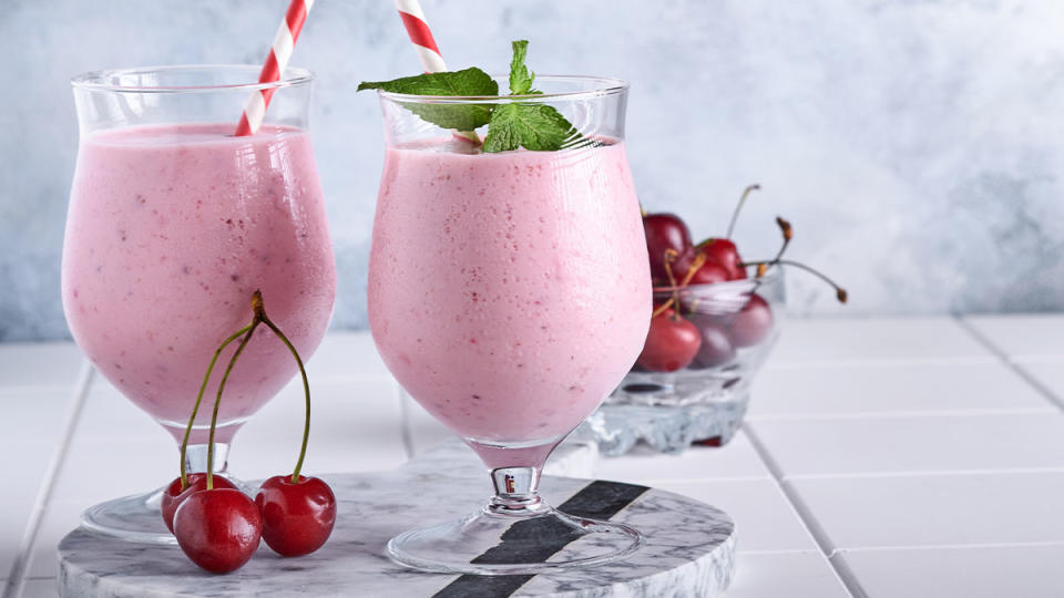 cherry vanilla almond smoothie for the adrenal reset diet