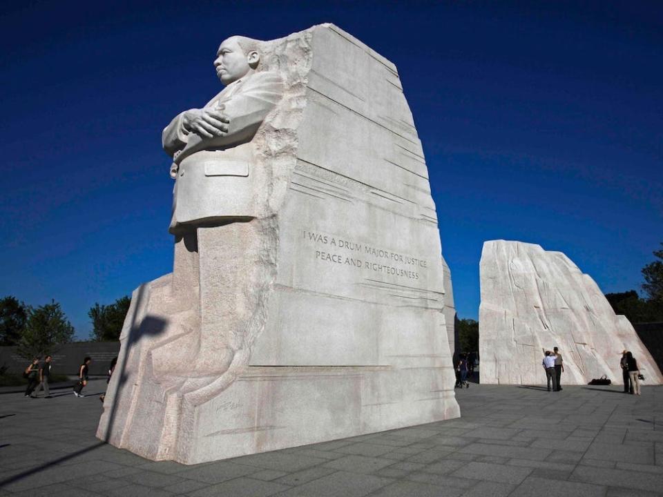 martin luther king jr statue