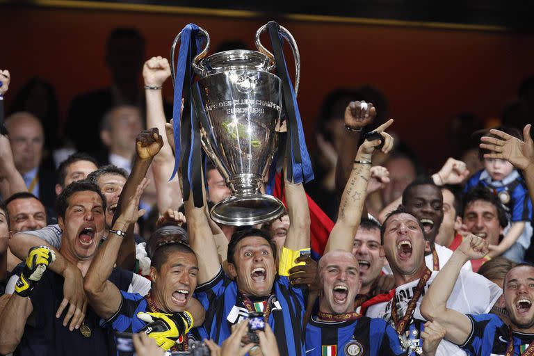 Javier Zanetti y Esteban Cambiasso, protagonistas de la última conquista de la Champions League por parte de Inter, en 2010