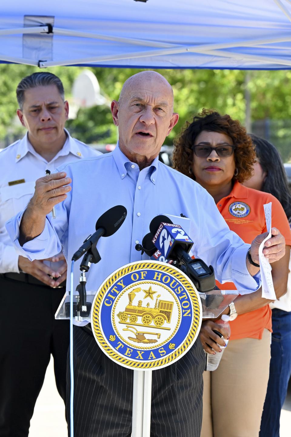 Houston Mayor John Whitmire speaks at a press conference outside of Acres Homes cooling center in Houston, Wednesday, July 10, 2024. Millions of residents lost power after Hurricane Beryl made landfall. (AP Photo/Maria Lysaker)