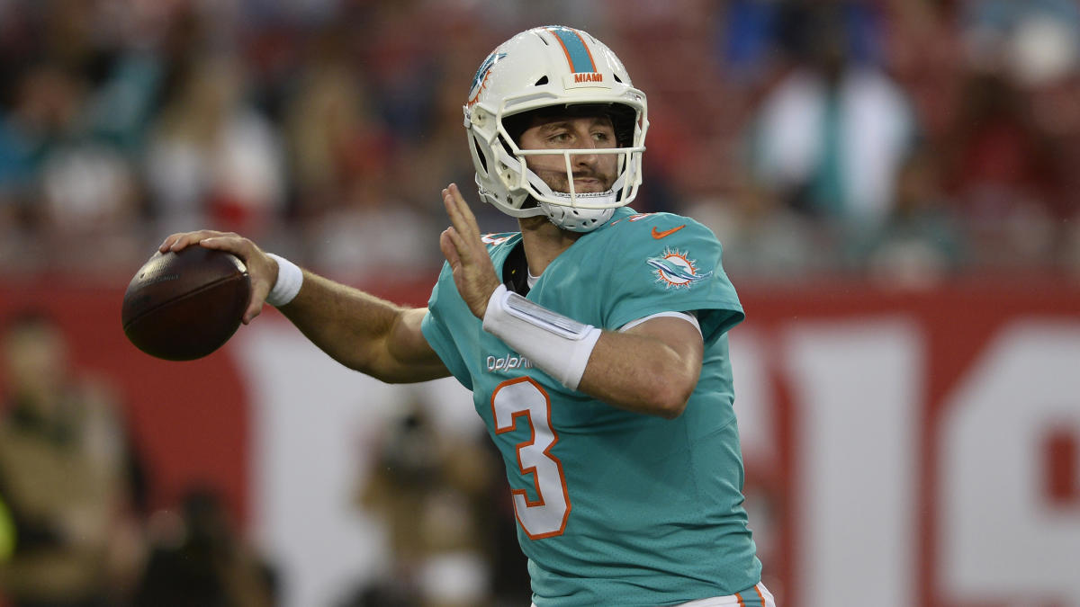 Dolphins name Fitzpatrick starter over former Cardinals QB Josh Rosen