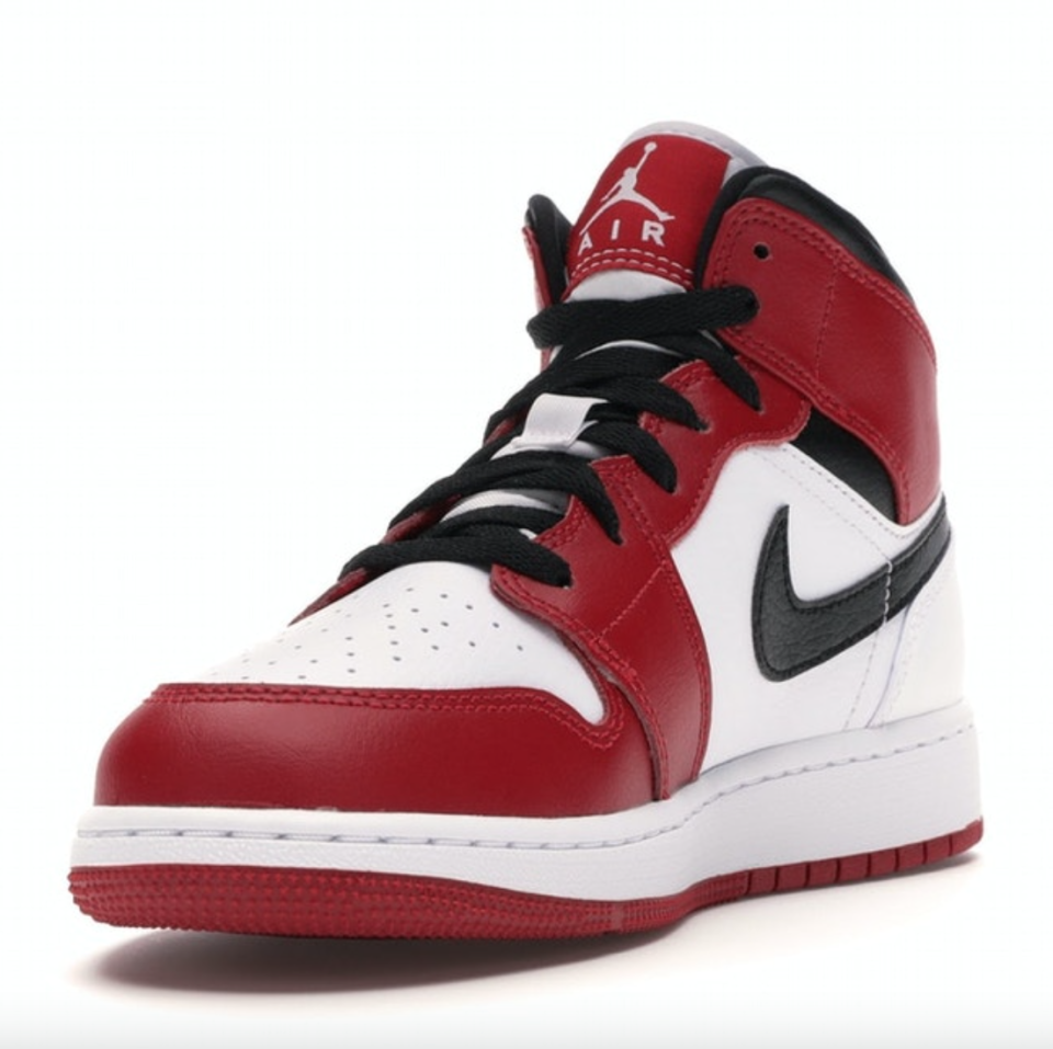 Air Jordan 1 Mid "Chicago 2020"