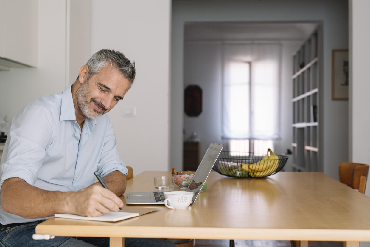 An easy way to keep passwords safe is by using a password manager. (Photo: Getty)