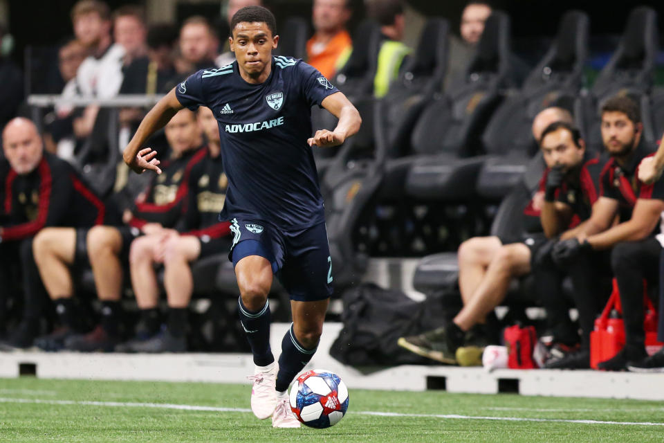 ATLANTA, GA - APRIL 20: Reggie Cannon #2 of FC Dallas pushes the ball up the field during the second half of the game between Atlanta United and FC Dallas at Mercedes-Benz Stadium on April 20, 2019 in Atlanta, Georgia. (Photo by Carmen Mandato/Getty Images)