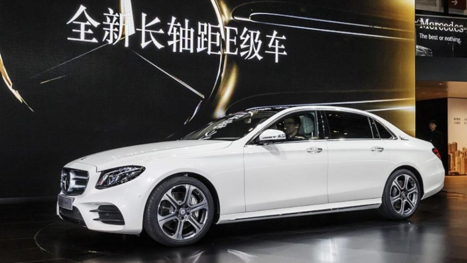 賓士在中國也推出專屬車型，E-Class在當地擁有加長版的選擇。 (圖片來源/ M-Benz)