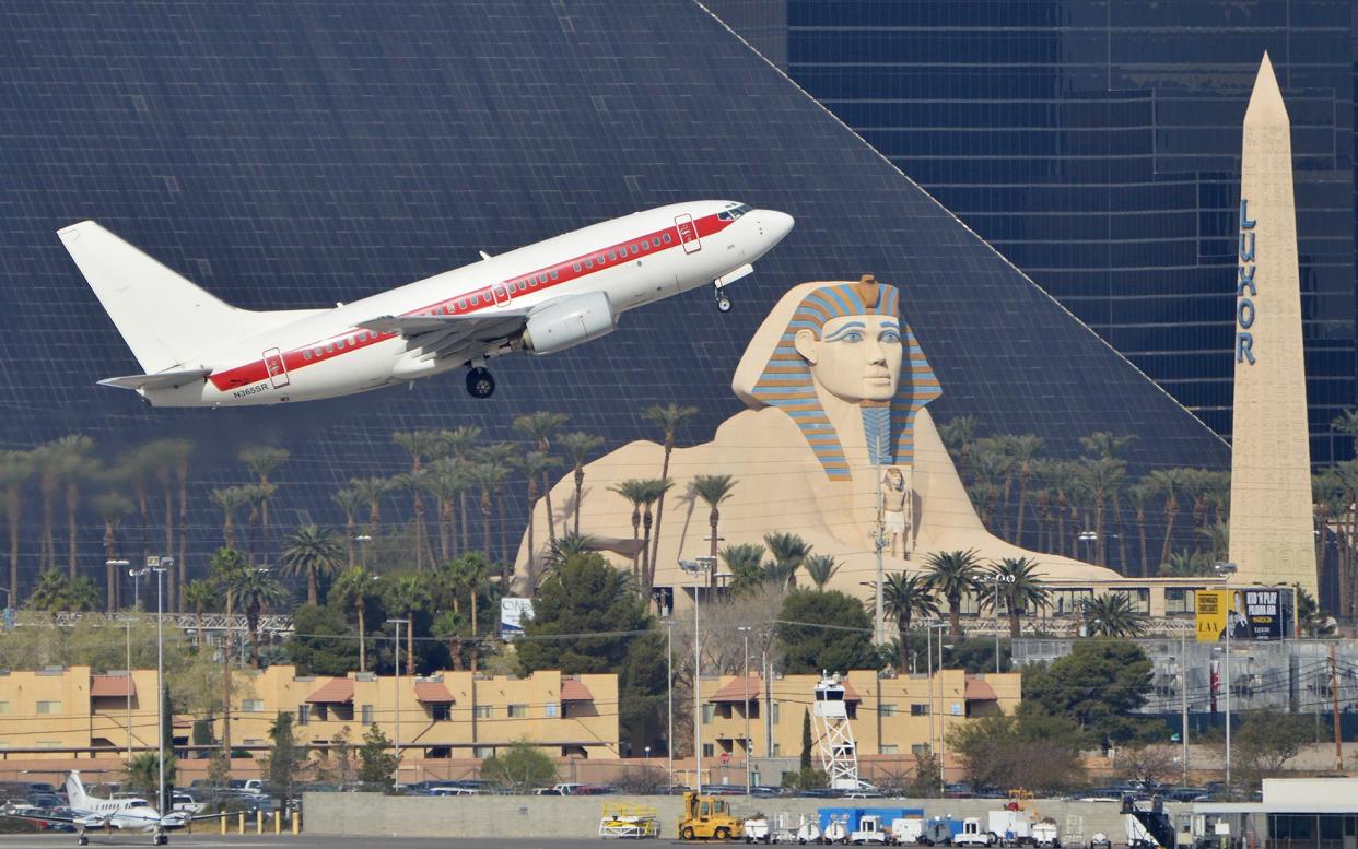 A Janet flight takes off in Las Vegas - Wikimedia Commons