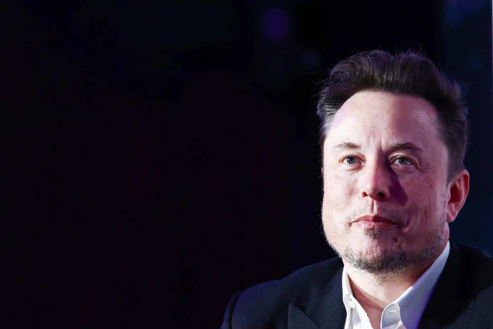 Elon Musk hat seine Kosten-Nutzen-Analyse der künstlichen Intelligenz neu berechnet und sagt, dass die Wahrscheinlichkeit, dass sie die Menschheit vernichtet, bei 1:5 liegt. - Copyright: Getty 