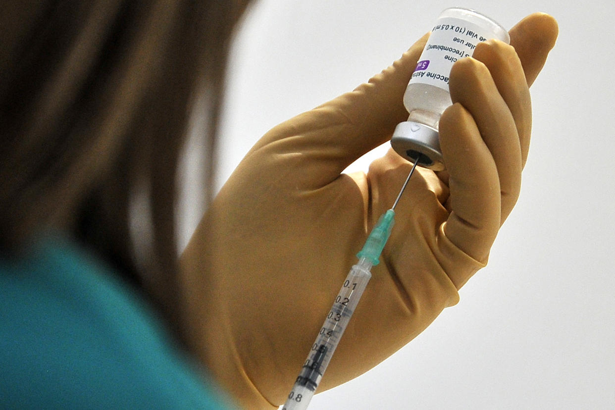 MADDALONI, CASERTA, ITALY - 2021/06/09: Nurse prepares syringe with Astrazeneca vaccine to be administered to patients, during the inauguration event of the new vaccination center at the Caserma Magrone police station in Maddaloni (CE). (Photo by Vincenzo Izzo/LightRocket via Getty Images)