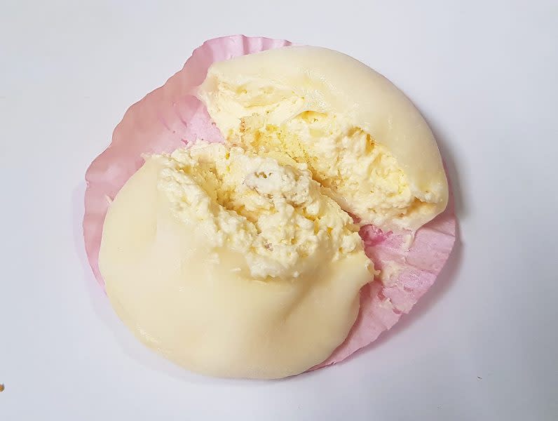 Image of ks baking's strawberry daifuku