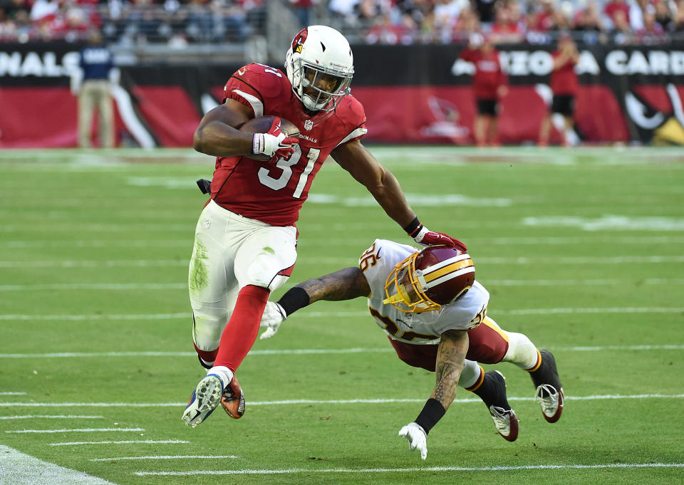 David Johnson #31 of the Arizona Cardinals runs with the ball 