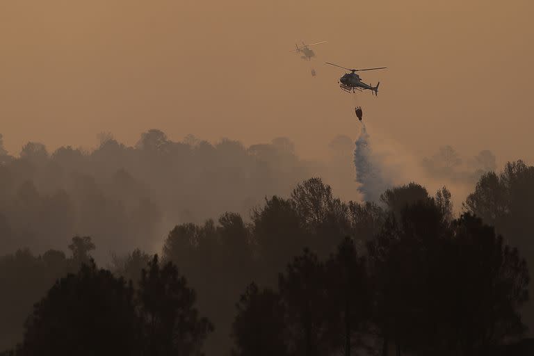 “Huracán de fuego”: Sigue la lucha contra los incendios en Calamuchita y el viento es la gran amenaza