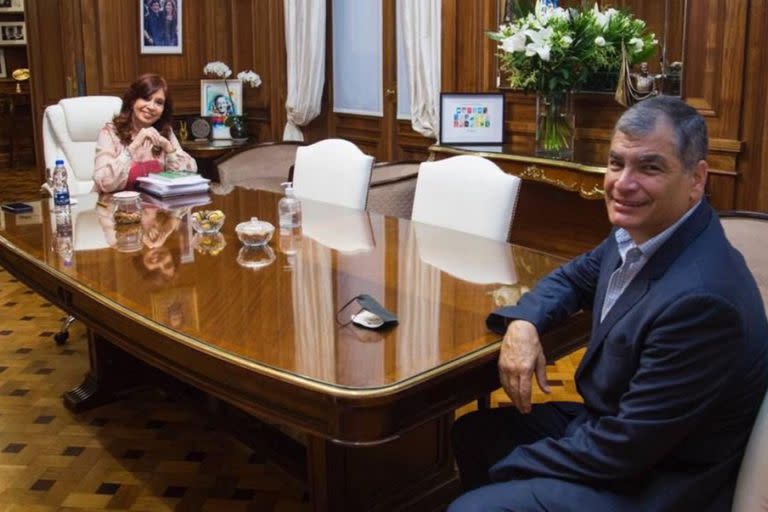 Cristina Kirchner y Rafael Correa, en el Senado argentino