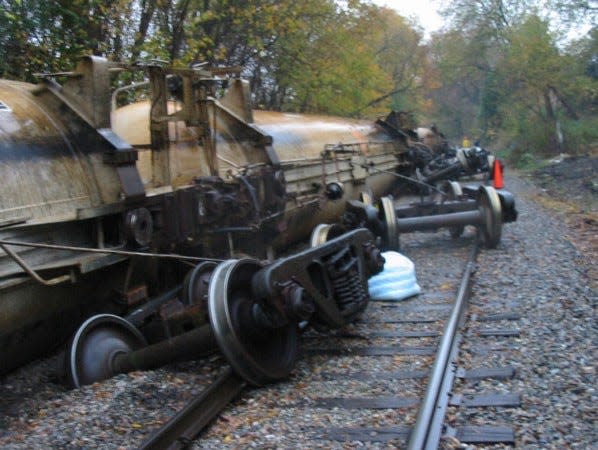 The October 2007 Middlebury train derailment resulted in the release of about 800-1,800 gallons of gasoline into the environment, according to the Vermont Agency of Natural Resources.