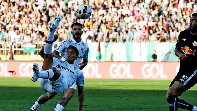 Germán Cano llega una docena de goles en los 19 partidos de Fluminense