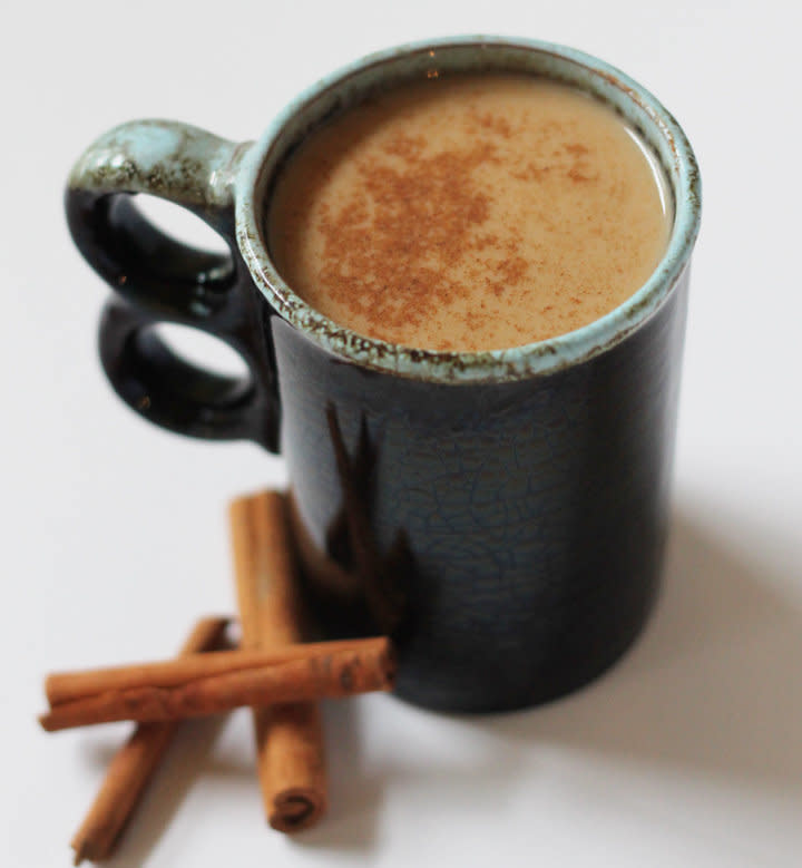 <strong>Get the <a href="http://thrivinghomeblog.com/2013/09/crock-pot-pumpkin-spiced-latte/#_a5y_p=1001699" target="_blank">Crock Pot Pumpkin Spiced Latte recipe</a> from Thriving Home</strong>