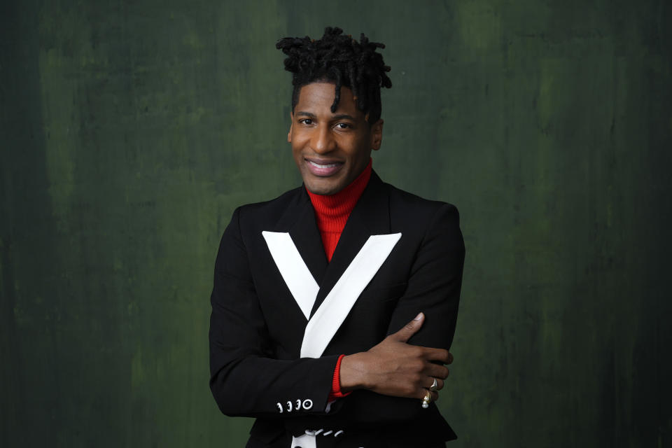 Jon Batiste posa para un retrato durante el almuerzo de nominados al Oscar de la 96a edición de los Premios de la Academia el lunes 12 de febrero de 2024 en el Hotel Beverly Hilton en Beverly Hills, California. Batiste actuará en el Montreux Jazz Festival Miami y los Oscar. (Foto AP/Chris Pizzello, archivo)