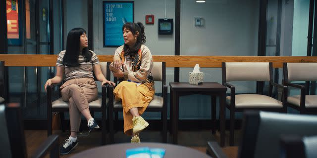 <p>Courtesy of 20th Century Studios</p> Awkwafina and Sandra Oh in 'Quiz Lady.'