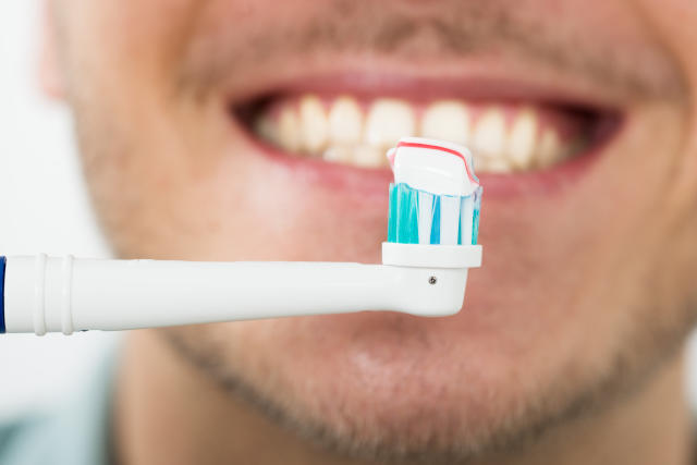 Este cepillo de dientes eléctrico Oral-B top ventas de  puede ser  tuyo por menos