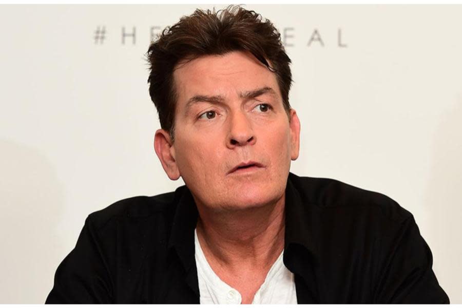 Actor Charlie Sheen es atacado por mujer a las afueras de su casa en Los Ángeles