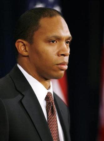 Rob Nabors, currently staff director of the U.S. House Appropriations Committee, listens as he is announced as President-elect Barack Obama's as choice for deputy director of the Office of Management and Budget (OMB) during a news conference in Chicago, November 25, 2008. REUTERS/Jeff Haynes