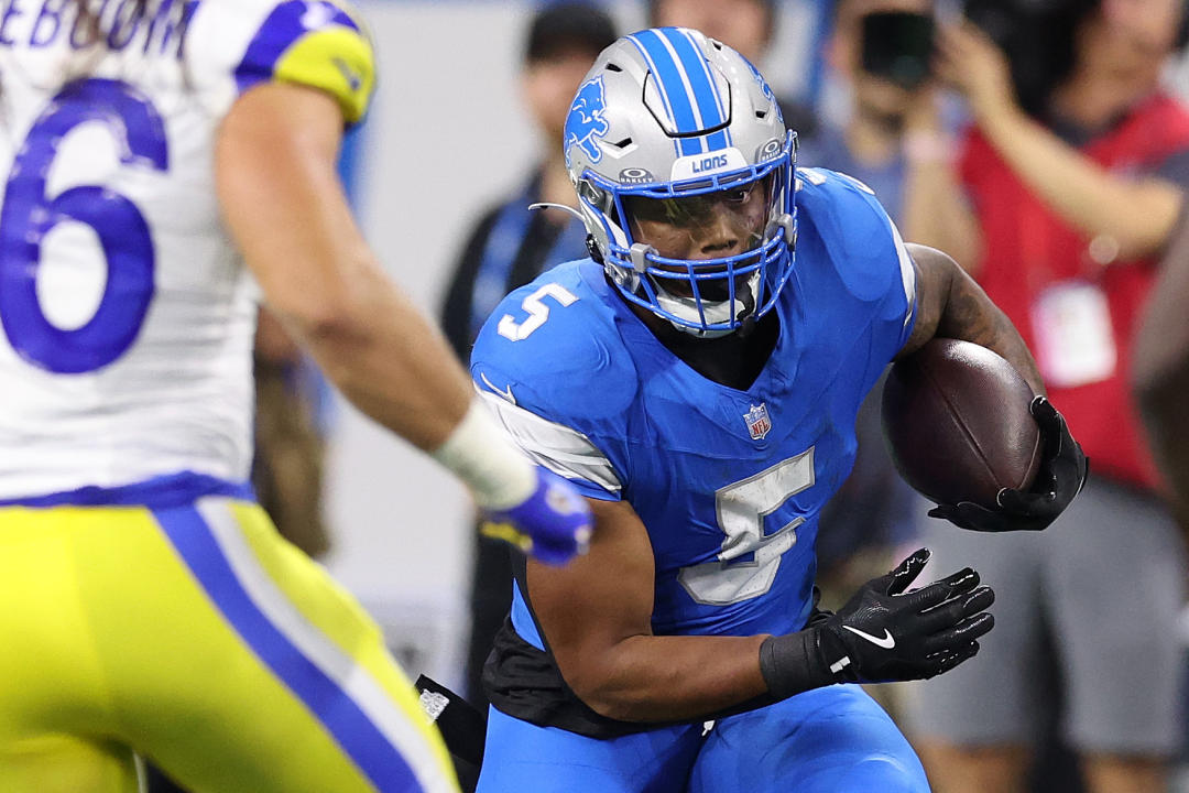 DETROIT, MICHIGAN - SEPTEMBER 08: David Montgomery #5 of the Detroit Lions rushes with the ball against the Los Angeles Rams at Ford Field on September 08, 2024 in Detroit, Michigan. (Photo by Gregory Shamus/Getty Images)