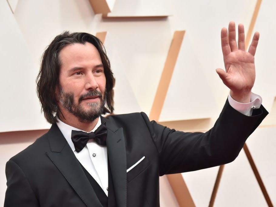 Image of celebrity Keanu Reeves in a tux attending the 92nd Annual Academy Awards.