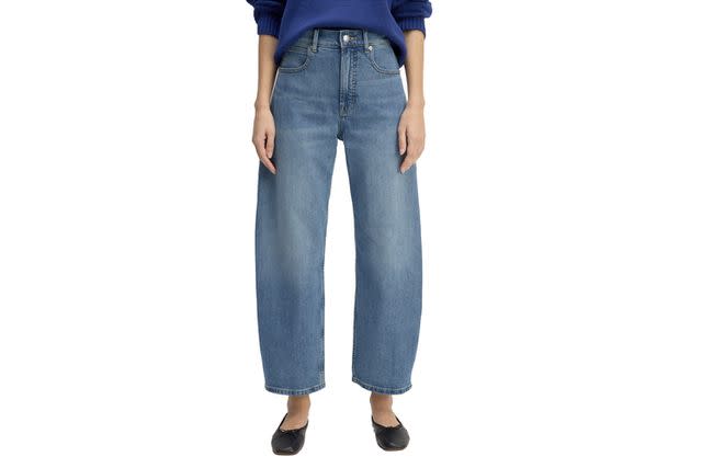 <p>Everlane</p>