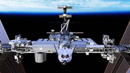 Artist conception of the Dream Chaser docking with the space station. Picture courtesy of SNC Space Systems.