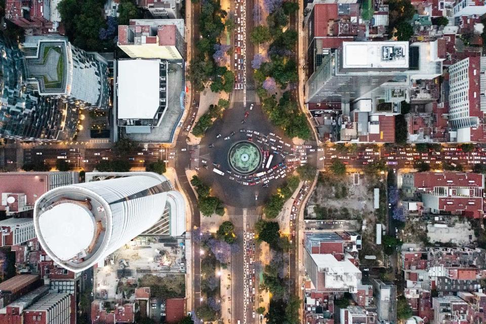 Bird's eye view of a traffic circle in Mexico City, Mexico