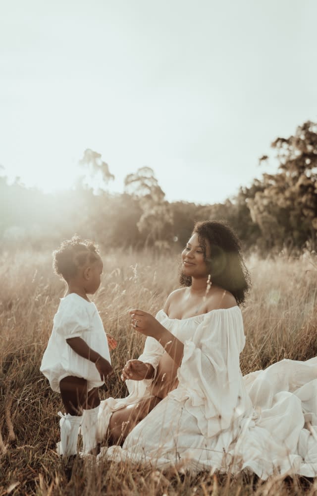 19 Stunning Maternity Photos That Capture the Beauty, Excitement, & Power  of Pregnancy