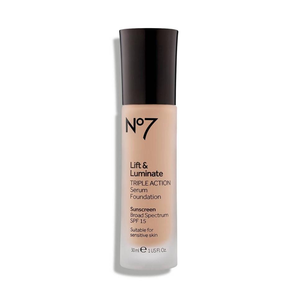 Lift & Luminate Triple Action Serum Foundation SPF 15