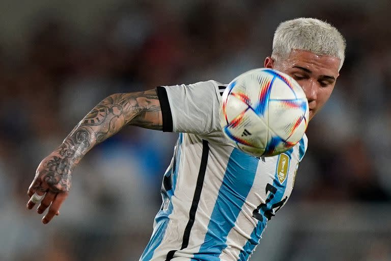 Enzo Fernández fue titular en el partido vs. Panamá en el Estadio Monumental y en el segundo tiempo lo reemplazó Leandro Paredes