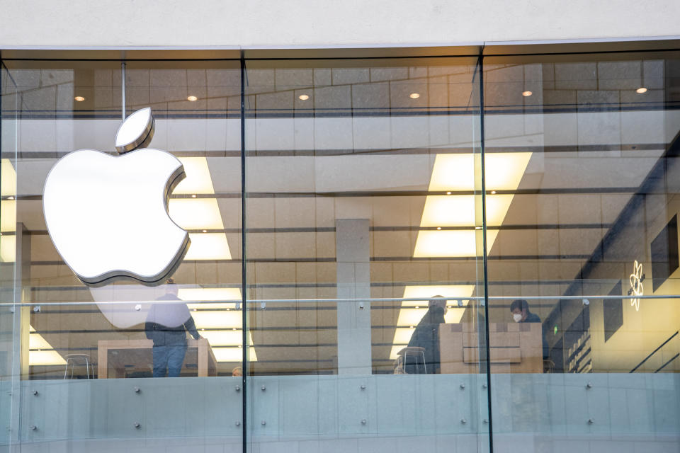 People in the Apple Store. Many people use the occasion on March 16 2021 to shop in  Munich downtown. As the incidence is over 50 and is rising, one has to register before buying. (Photo by Alexander Pohl/NurPhoto)