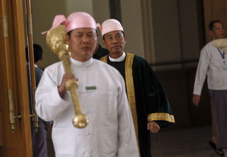 Shwe Mann (C), speaker of Myanmar's Lower House of Parliament, attends a Parliament meeting at Lower House of Parliament in Naypyitaw, Myanmar August 18, 2015. REUTERS/Soe Zeya Tun