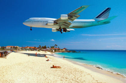 Maho Beach in St. Maarten (Photo: Thinkstock/Medioimages/Photodisc)